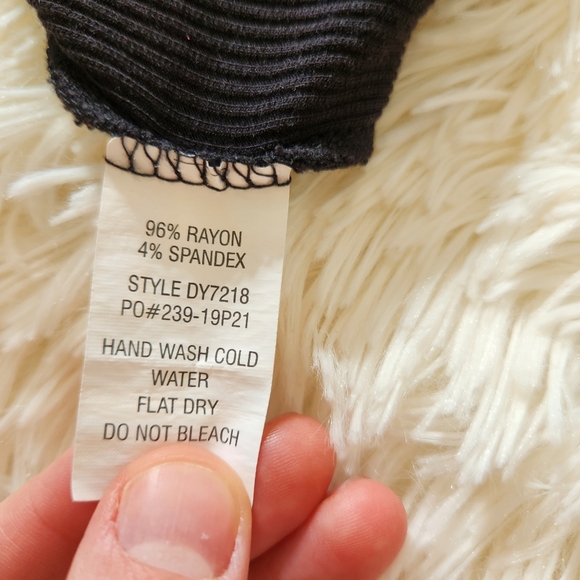 Offshoulder Dress - Picture 6 of 6